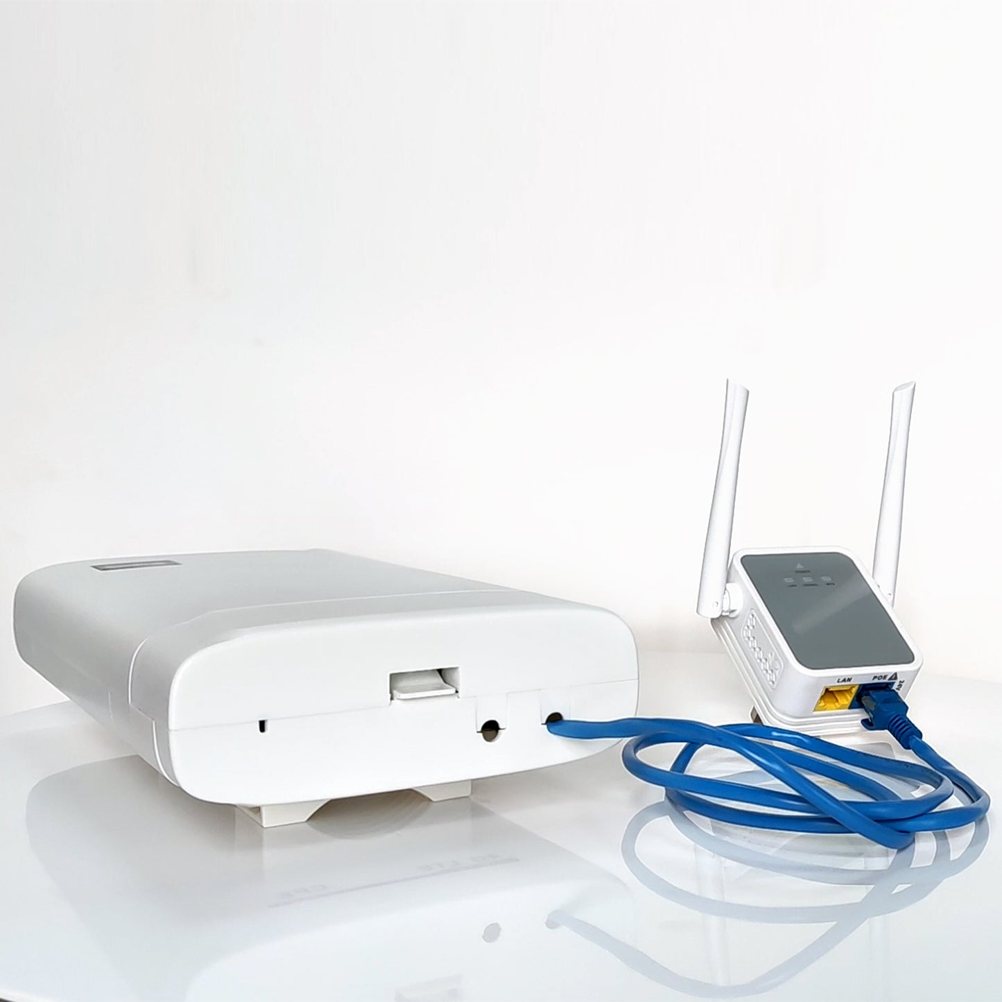 Dual Network Ports 4G LTE CAT4 Outdoor CPE POE Router LT17+TS780P